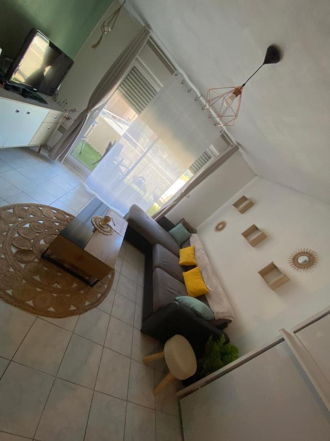 Studio Brignoles Piscine Emplacement Ideal المظهر الخارجي الصورة